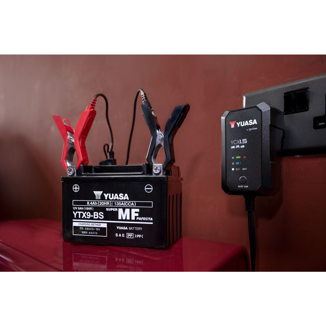 nabíječka akumulátorů YUASA YCX1.5 6V/12V 1,5A
