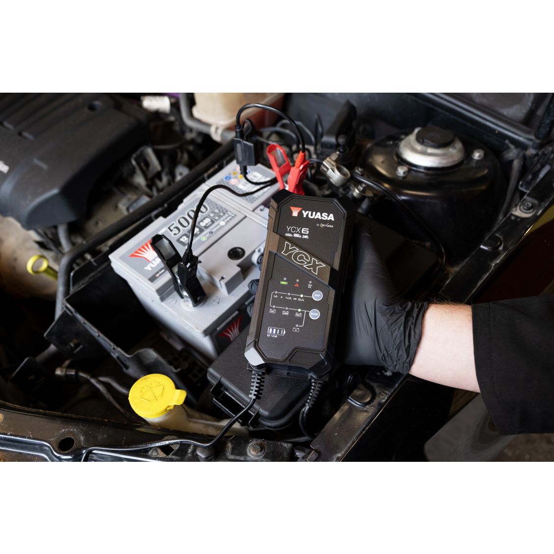 nabíječka akumulátorů YUASA YCX6 12V 6A